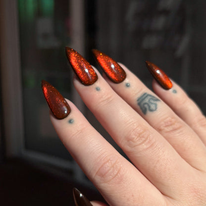 Dark cat-eye